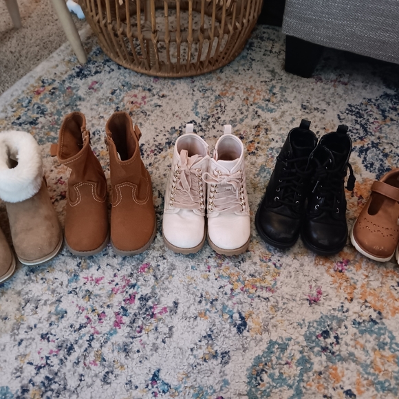 COPY - BOOT/SHOE BUNDLE EUC &< - Picture 15 of 15